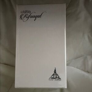 Rifaqat Paris Corner White Box